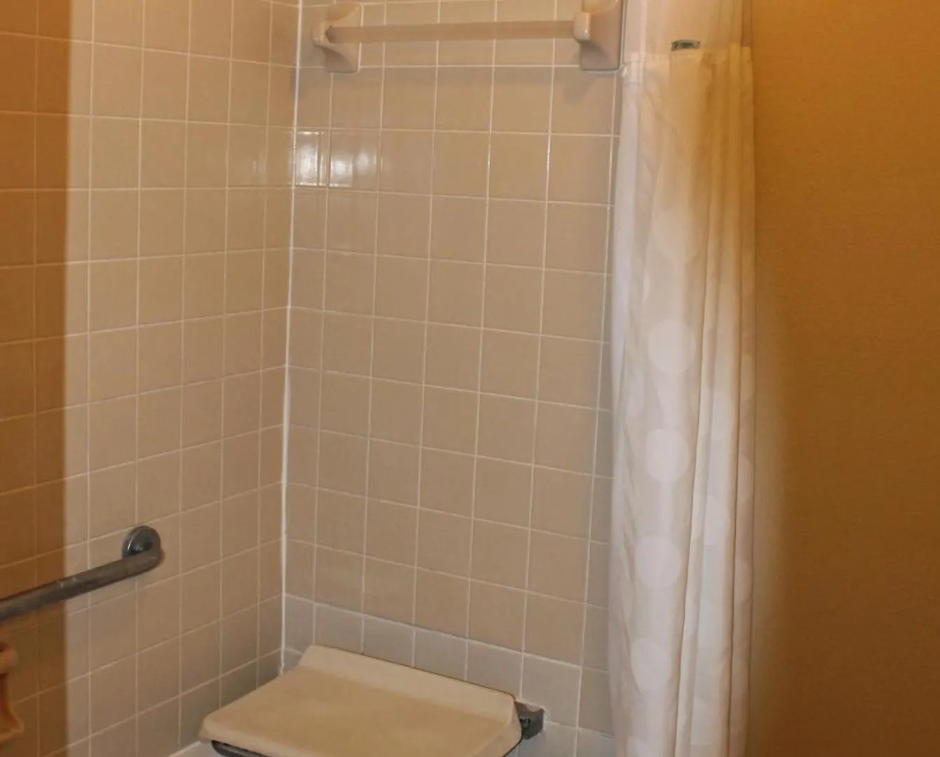 Cottonwood Suites Savannah Hotel & Conference Center Pooler