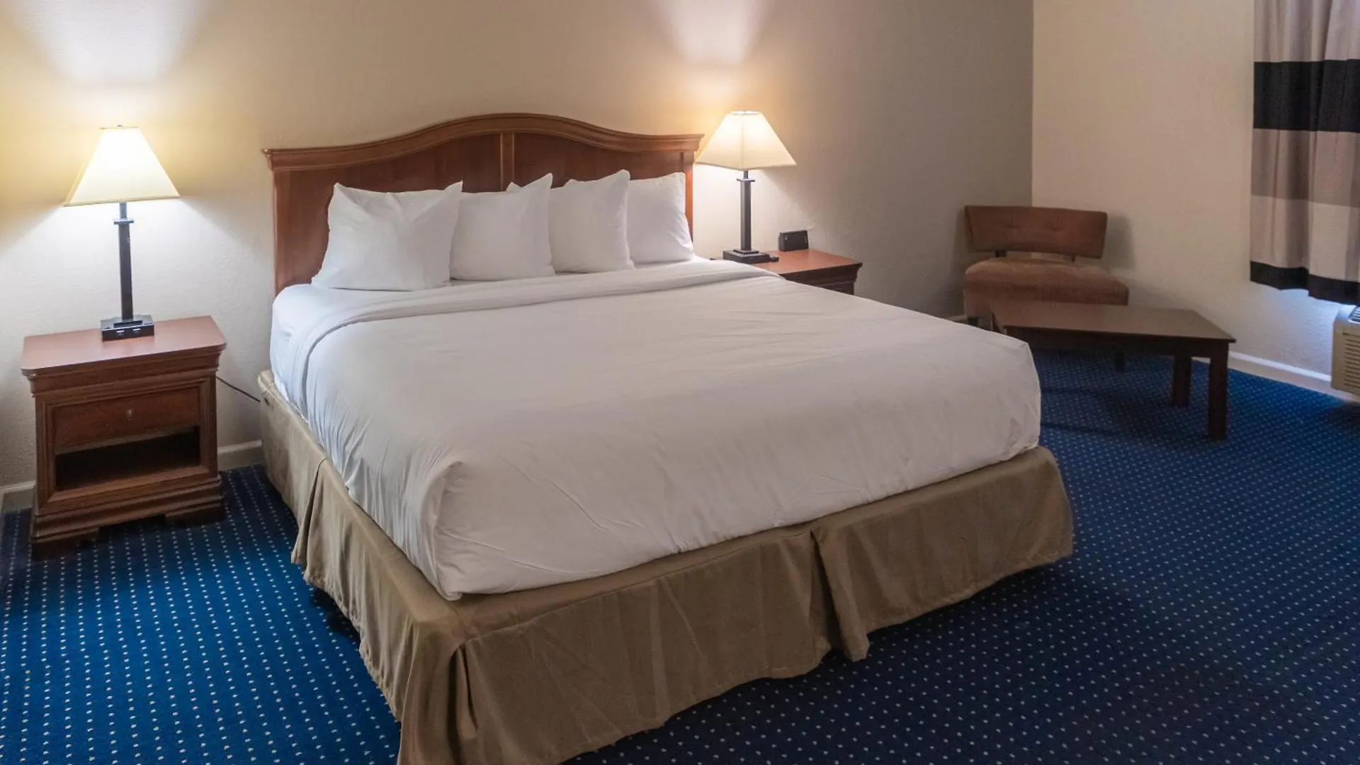 Cottonwood Suites Savannah Hotel & Conference Center Pooler