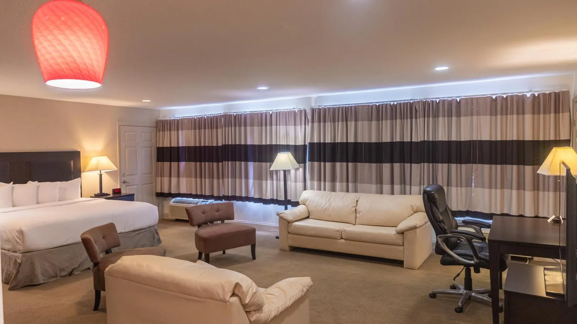 Cottonwood Suites Savannah Hotel & Conference Center Pooler 3*,  Estados Unidos