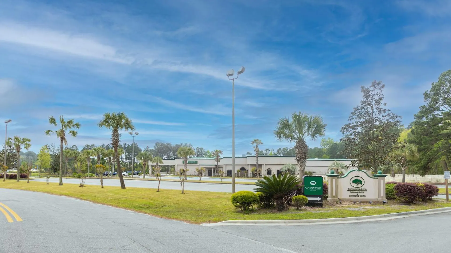 Cottonwood Suites Savannah Hotel & Conference Center Pooler