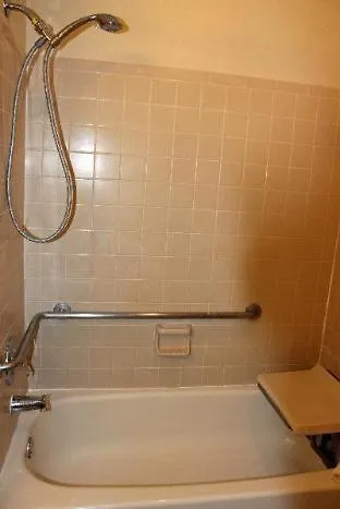 Cottonwood Suites Savannah Hotel & Conference Center Pooler