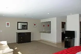 Cottonwood Suites Savannah Hotel & Conference Center Pooler
