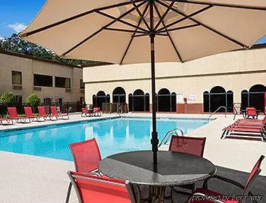 Cottonwood Suites Savannah Hotel & Conference Center Pooler 3*,  Estados Unidos