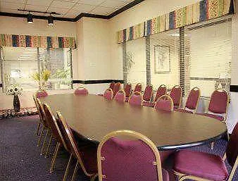 Cottonwood Suites Savannah Hotel & Conference Center Pooler 3*,  Estados Unidos
