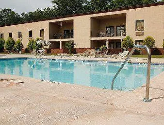 Cottonwood Suites Savannah Hotel & Conference Center Pooler